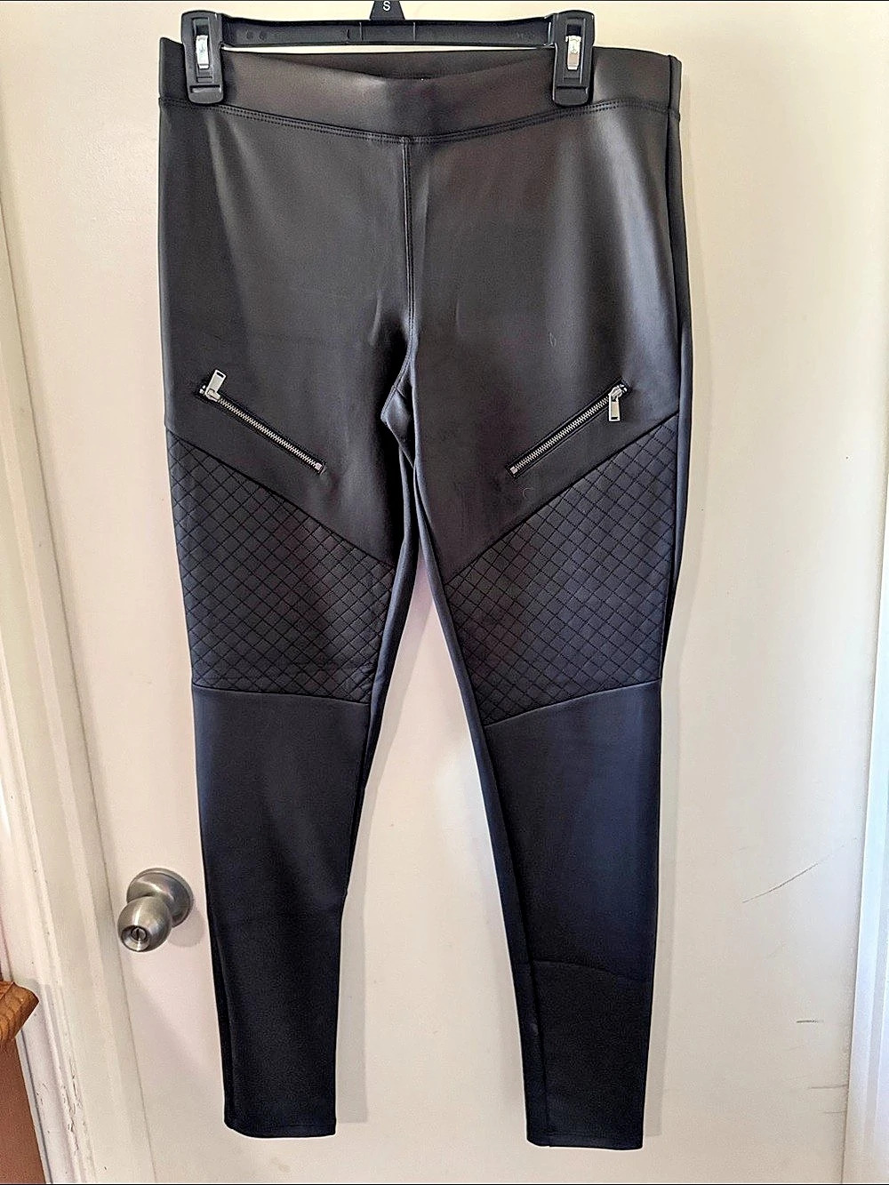 Express Faux Leather Quilted Leggings in Black Small NWT